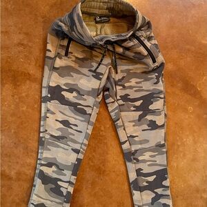 GapFit - Camo Kids Jogger Pants Sherpa lined used